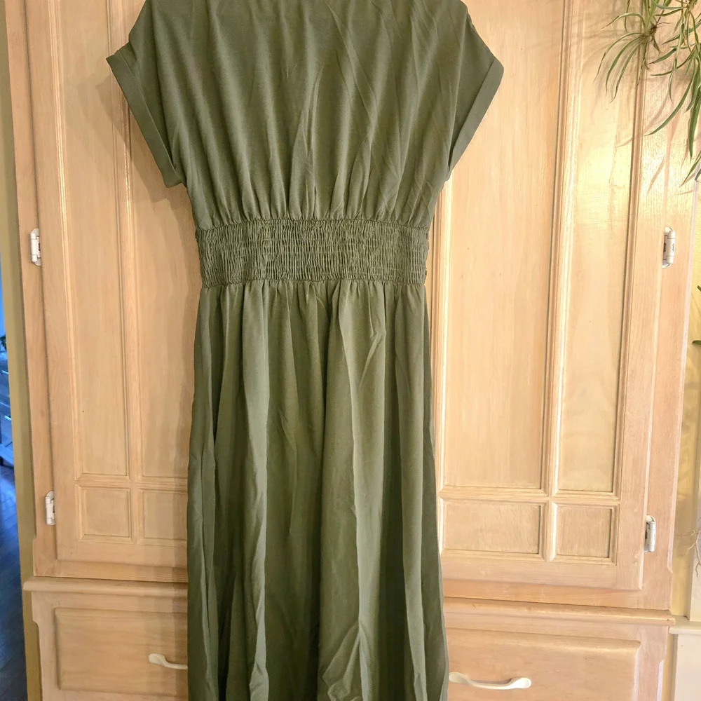 SHEIN Olive Green Midi Dress V Neck Womens Medium - Picture 4 of 6